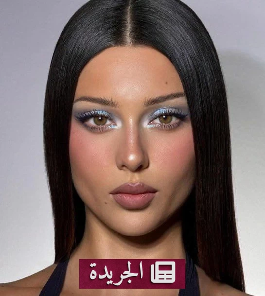 عودة الحواجب الرفيعة بأسلوب جديد يغير ملامح الوجه - أخبار أونلاين