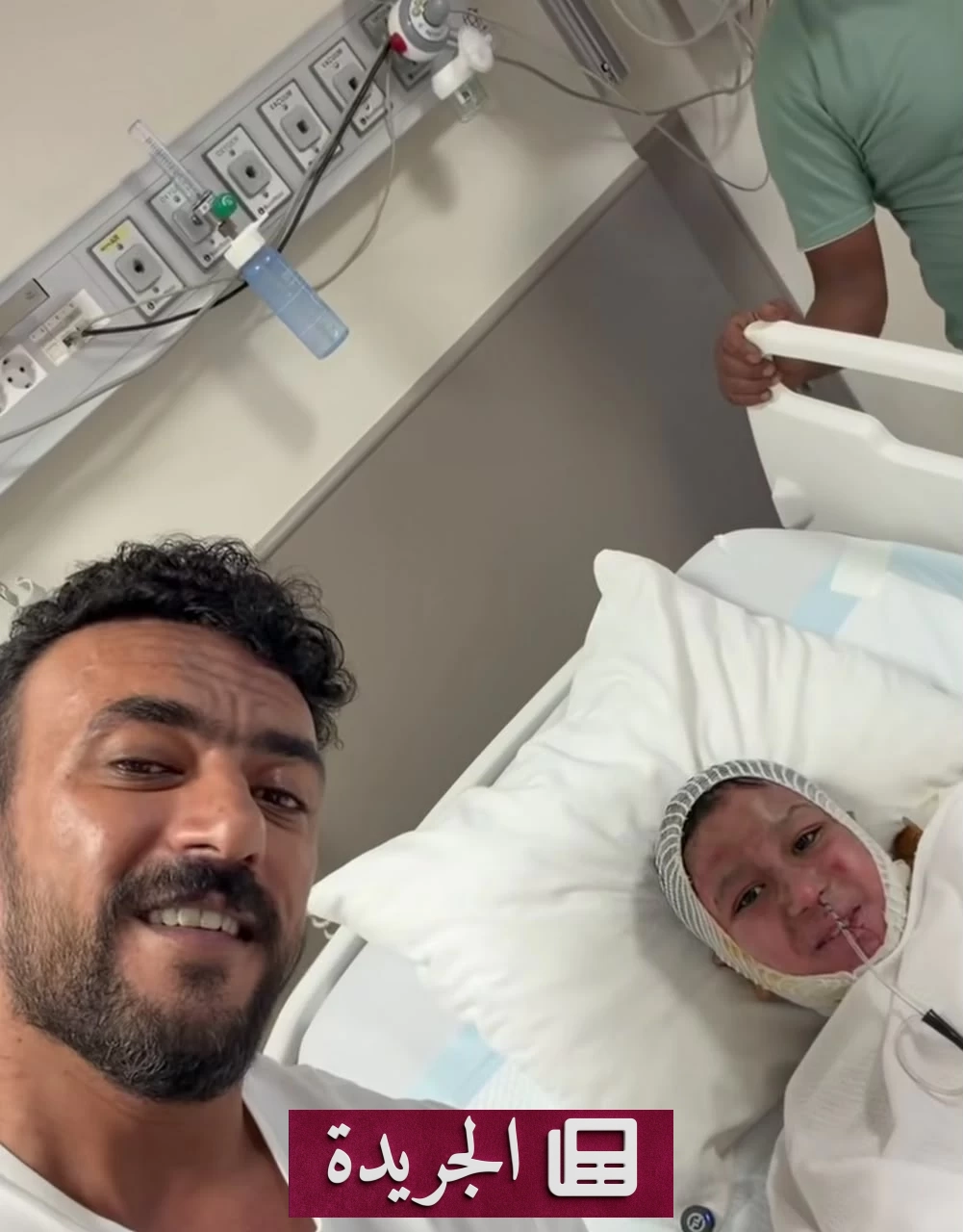 العوضي يحقق أمنية طفل مصاب بالحروق ويترقب عرض فيلمه الجديد - آخر الأخبار - الجريدة