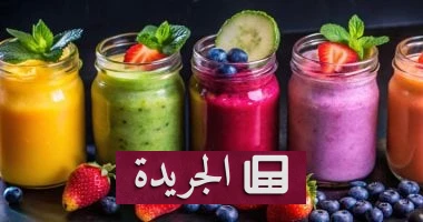 العصير الأخضر مقابل السموثي: كيف تختار المشروب الصحي الذي يناسبك حقاً؟