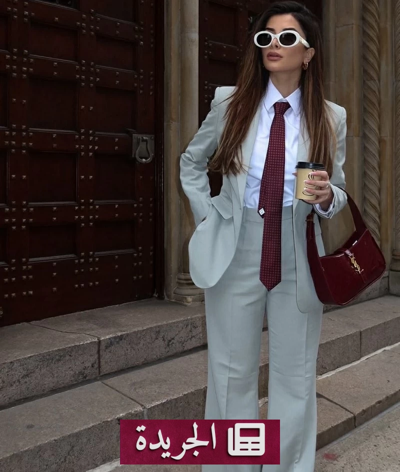 البدلة وربطة العنق: لمسة عصرية تجمع بين الرسمية والأناقة