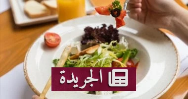 **الطعام قبل النوم: كيف يتداخل مع إيقاع الجسم ويهدد صحتك** - أخبار أونلاين