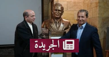 **التمثال الذي يحمل روح الشعر: فؤاد حداد يخلد في برونز بين جدران بيت الست وسيلة** - أخبار أونلاين