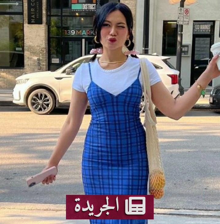 التيشيرت تحت الفستان يستعيد بريقه في موسم ٢٠٢٦ - أخبار أونلاين