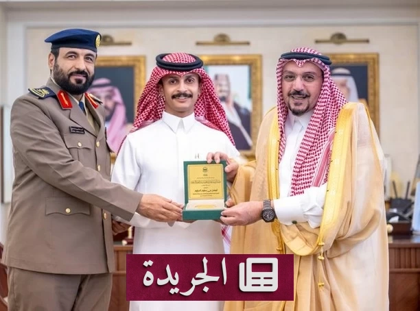 أمير القصيم يكرم مواطناً لإنقاذه حياة الآخرين من مركبة مشتعلة - آخر الأخبار - الجريدة