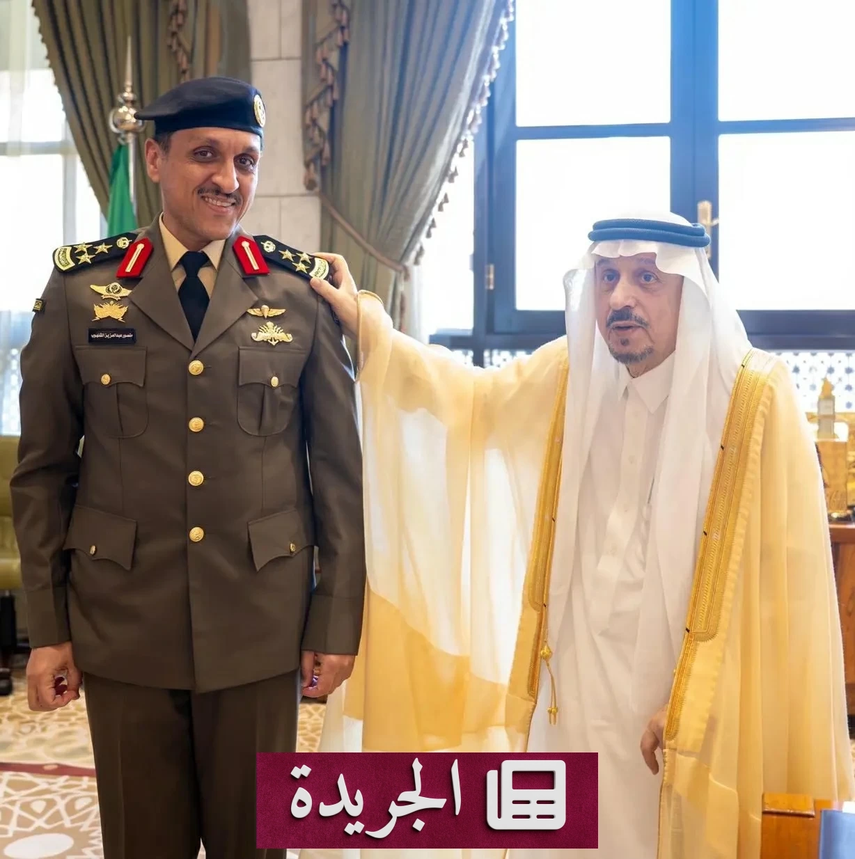 أمير الرياض يمنح رتبتين عسكريتين جديدتين لقادة أمن قصر الحكم - آخر الأخبار - الجريدة