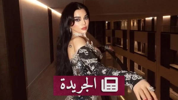 هيفاء وهبي تتفاعل مع معجب انفعل بشدة أثناء حفلها في لبنان، وسط تصفيق وضحك من الجمهور