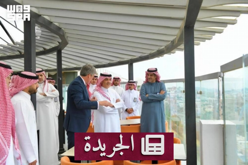 لقاء أمير منطقة عسير مع وزير الاستثمار خلال جولة استطلاعية للمشروعات الاستثمارية بالمنطقة