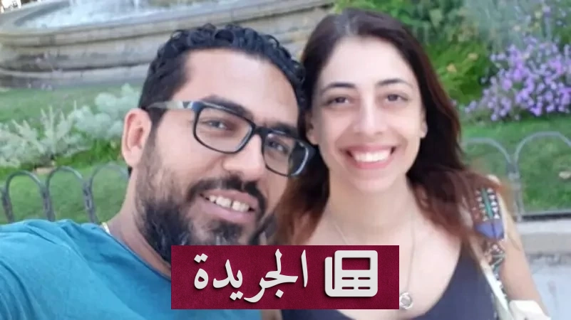 صورة توضح سيارة متوقفة في شارع بالقاهرة، حيث عُثر بداخلها على جثامين ثلاث نساء من أسرة واحدة، في واحدة من أبشع الجرائم التي هزت الشارع المصري.