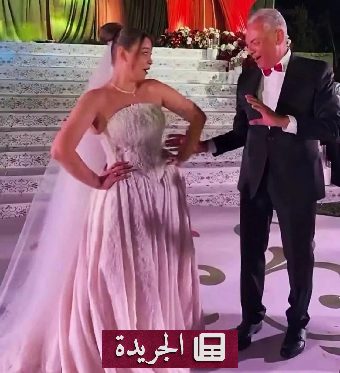 محمود حميدة يرقص مع ابنته العروس ويبث المشاعر في زفافها - آخر الأخبار - الجريدة