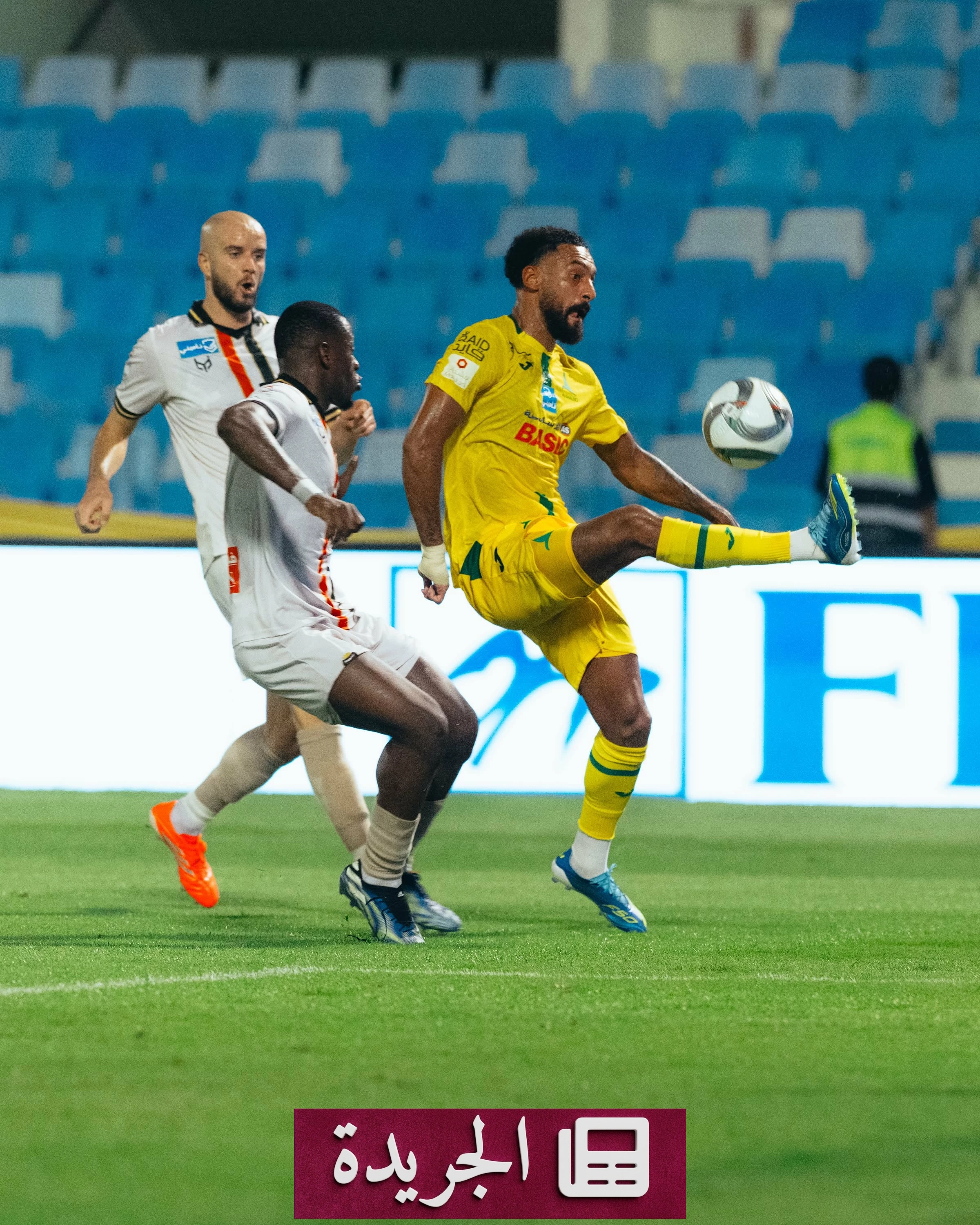 ملعب الأمير محمد بن فهد بالدمام أثناء مباراة الخليج والرياض في دوري روشن السعودي